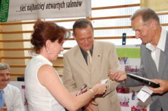 Ilona Piotrowska odbiera brązową odznakę PZS.