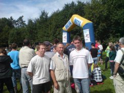 Karol Knitter i Filip Smalczewski ze swym trenerem Tomaszem Owczarskim.