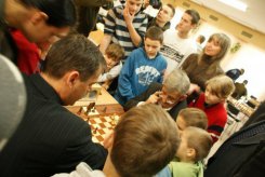 W zeszłorocznym turnieju na rzecz chorej Klaudii zagrali przeciwko sobie burmistrzowie Chojnic.