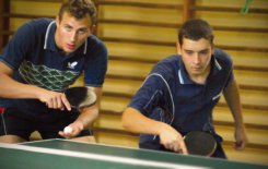 fotomontaż (ms), na zdjęciu: od lewej Barniak i Mojka