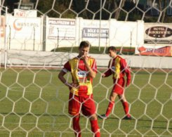 Co mam teraz zrobić? Strzelić w lewy róg czy w prawy? Na zdjęciu: Sławomir Ziemak, fot: Ł.R.