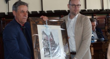 Burmistrz w ratuszu pogratulował Chojniczance awansu