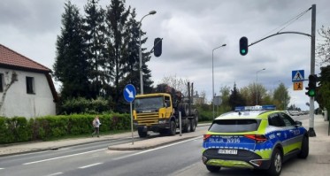 Potrącenie na przejściu dla pieszych w Chojnicach. 8-letni chłopiec trafił do szpitala