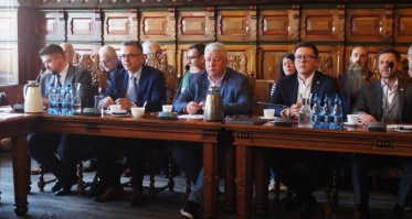 Część radnych wyszła z sali w trakcie obrad nowej kadencji Rady Miejskiej w Chojnicach