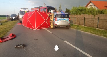 Śmiertelny wypadek z udziałem radiowozu i motocyklisty w Chojniczkach (FOTO, AKTUALIZACJA)