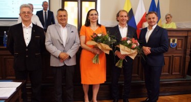 Zarząd Powiatu Chojnickiego uzyskał wotum zaufania i absolutorium (FOTO)