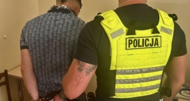 Policjanci odzyskali skradzione auto. Kierowca pod wpływem narkotyków i sądowym zakazem