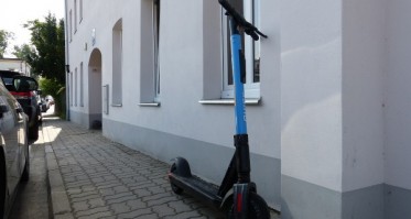 Plac Ostrowskiego: wprowadzono zakaz hulajnóg elektrycznych
