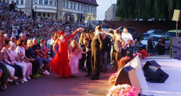 Końcówka wakacji w Chojnicach. Od operetki, przez bluesa po turniej rycerski