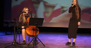 Spotkanie z pieśnią i piosenką patriotyczną 'Cześć polskiej ziemi'