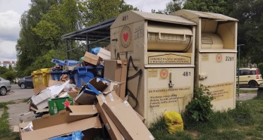 Chojniczanie wyrzucili 15 kontenerów tekstyliów w kilka godzin