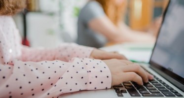 Sprzęt multimedialny trafi do szkół z powiatu chojnickiego