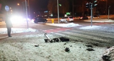 Sygnalizacja świetlna nie działa. 'Skasował' ją tir