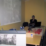 Zbigniew Reszkowski w czasie prezentacji swych zbiorów.