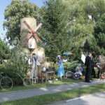 Fot. Andrzej Ortmann-Poszczególne wsie parafii Krojanty przygotowały dekoracje dożynkowe na trasie przemarszu