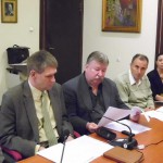 Dyrektor J.Marczewski referował radnym stan prac w tematach garażowych.