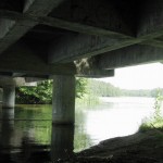 Widok spod mostu w stronę Jeziora Charzykowskiego
