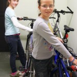 dzieci z rowerami od firmy T. Kierskiego i portalu Chojnice24.pl